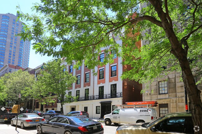 Building Photo - 4-8 E 94th St