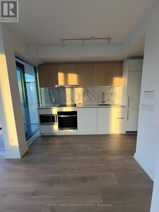 Photo du bâtiment - 1100 Sheppard Ave W