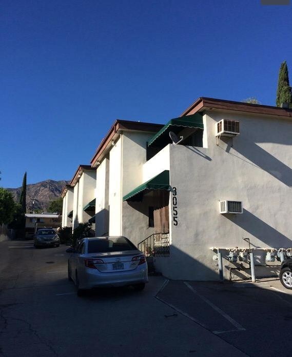Primary Photo - 3055 Foothill Blvd
