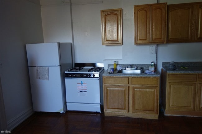 Building Photo - 710 Warburton Ave
