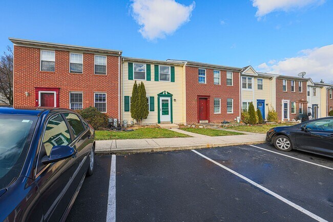 Photo - 14 Luffing Ct Townhome