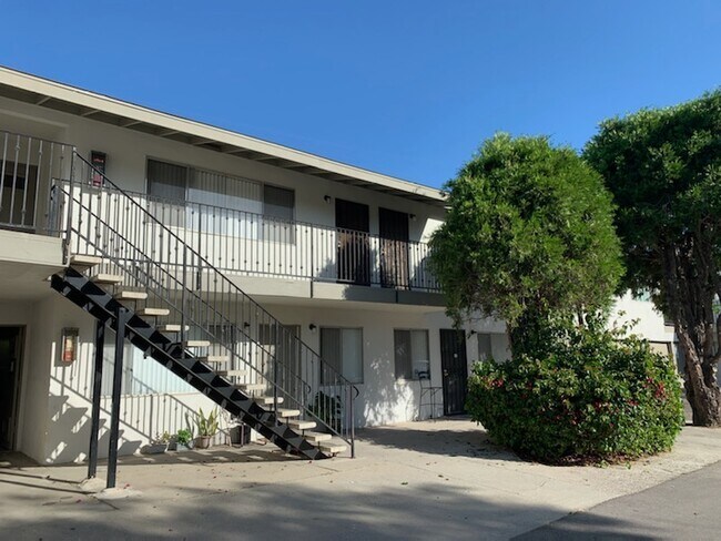Foto del edificio - 103-155 Cameron Ct.