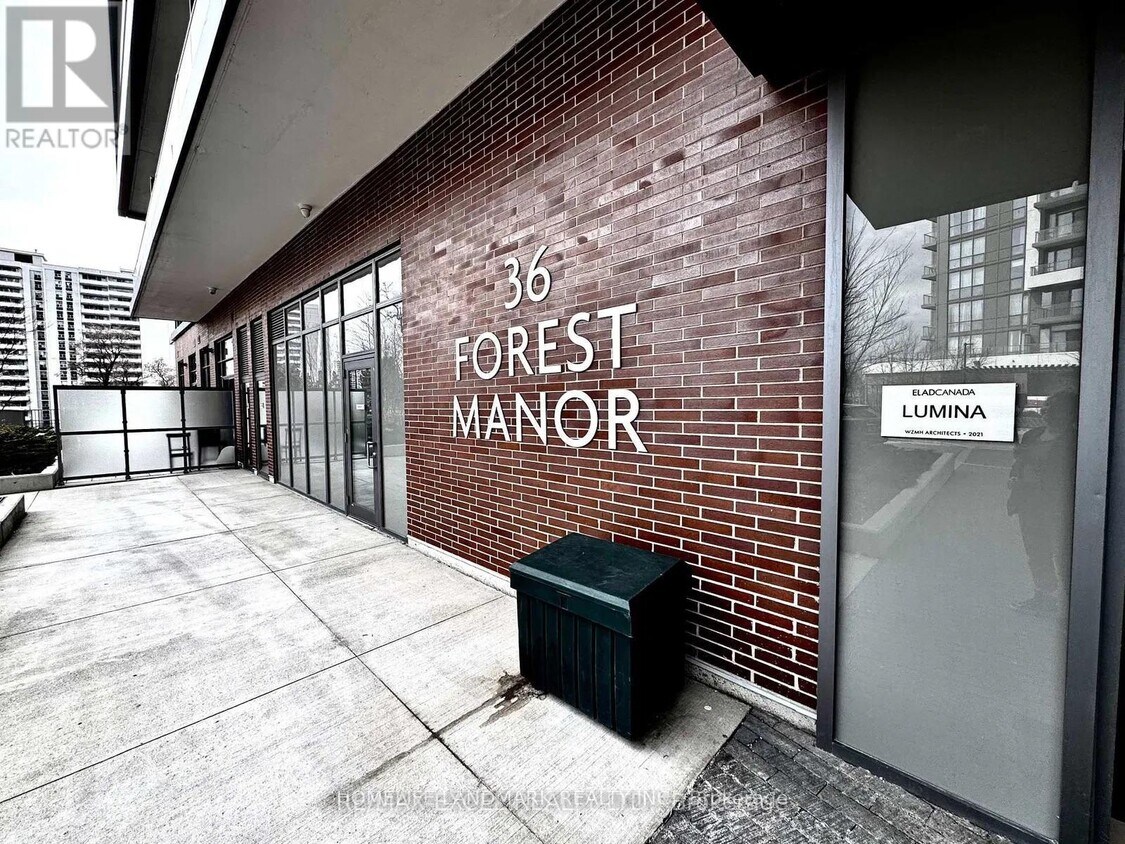 Photo principale - 36-936 Forest Manor Rd