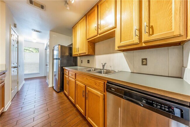 Building Photo - 6506 Cat Creek Trail
