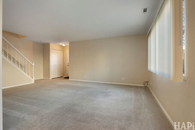 Building Photo - 642 Whalom Ln