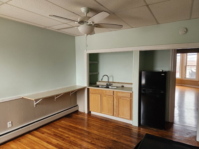 Building Photo - Charming Studio Apartment in the Heart of Nashua - Perfect for City Living!