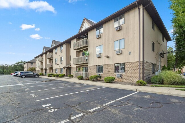 Building Photo - 651 Riverside Ave