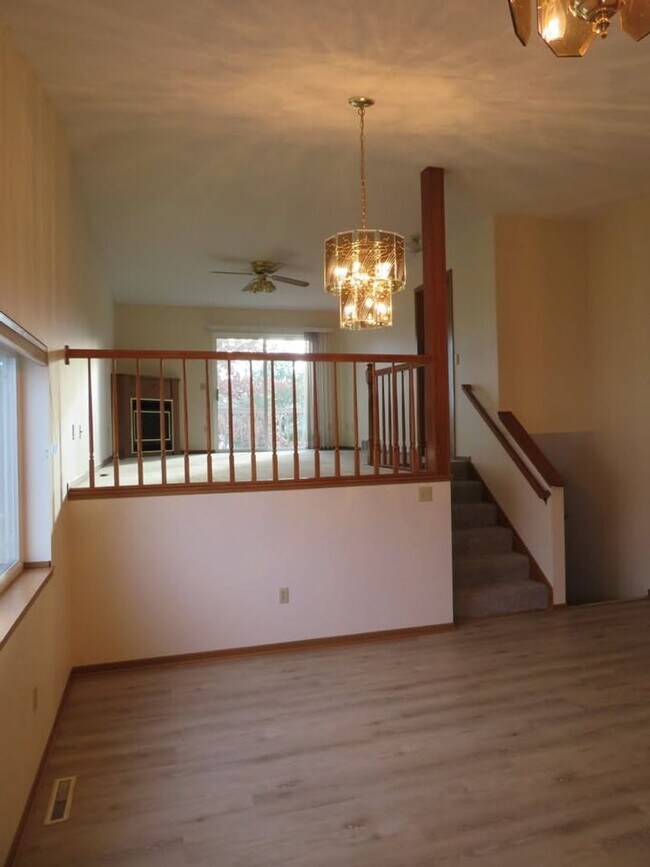 Building Photo - 5671 Gables Dr