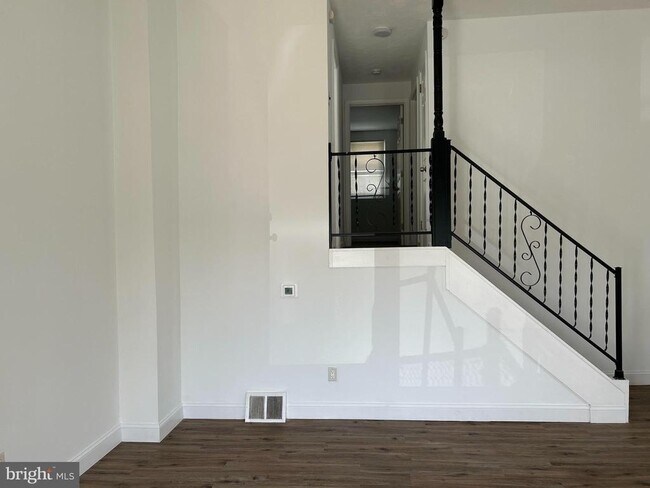 Building Photo - 126 Fronefield Ave