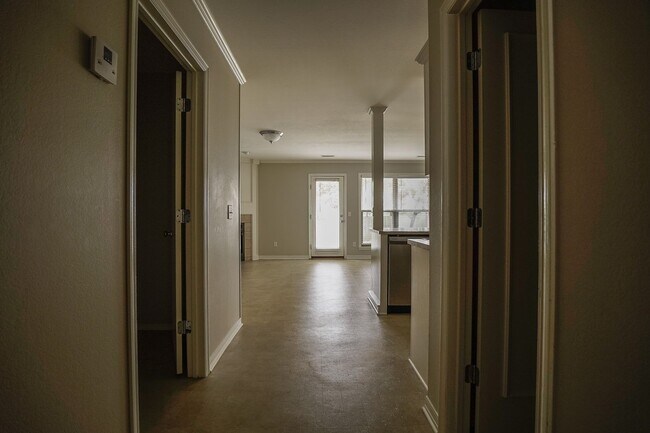 Foto del edificio - Great Location!! 4 bedrooms 2.5 Baths!