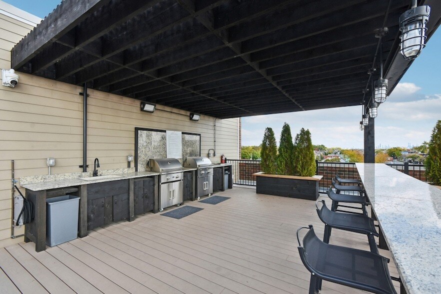 Foto del edificio - 1610 N Normandy Ave