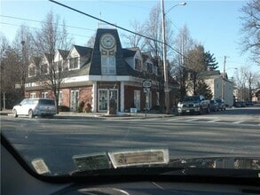 Building Photo - 1 Idlewild