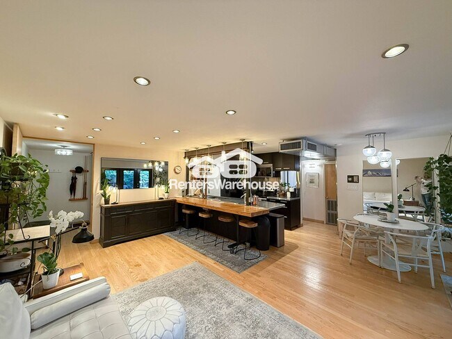 Foto del edificio - 2227 Canyon Blvd