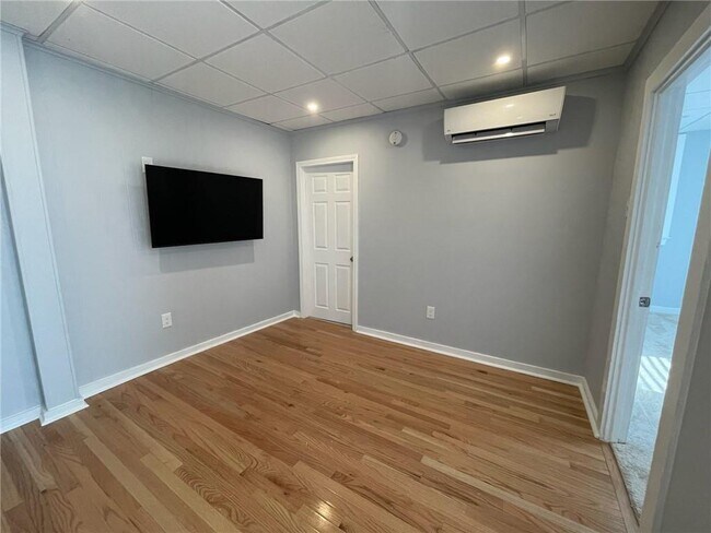 Foto del edificio - 40-40 Freebody St