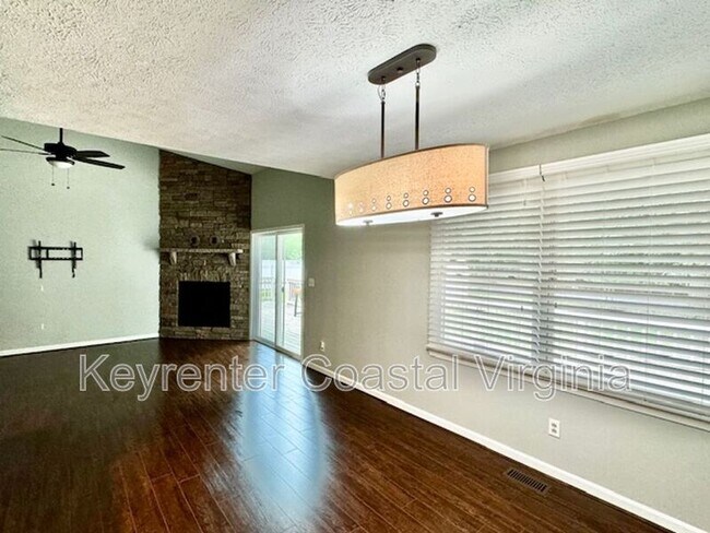 Building Photo - 45 Faye Dr