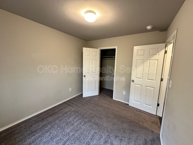 Building Photo - 9913 Rattlesnake Ln
