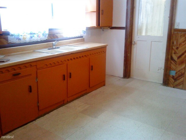 Building Photo - 2 br, 1 bath  - 2205 Lakewood St Lakewood