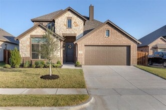 Building Photo - 2607 Rosebud Ln