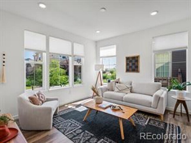 Foto del edificio - ***Beautiful 4 bed 3 bath nearly-new home ...