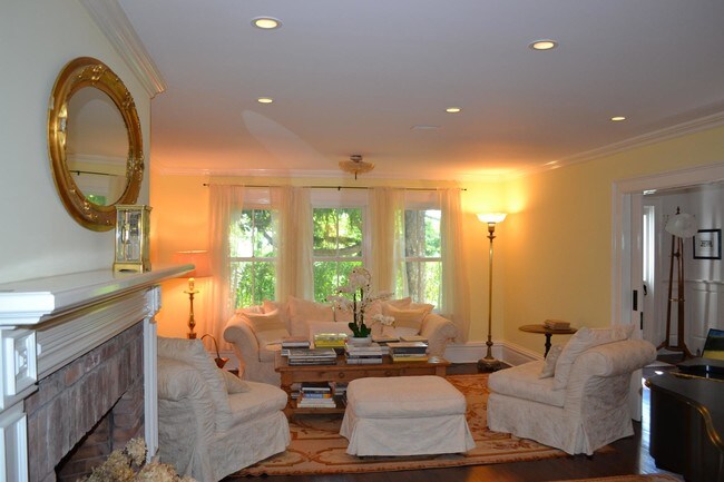 Building Photo - 30 Fresh Pond Rd