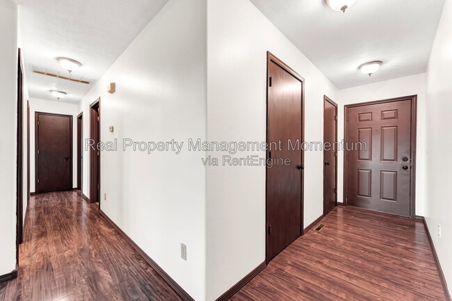 Building Photo - 813 Daniel Ln