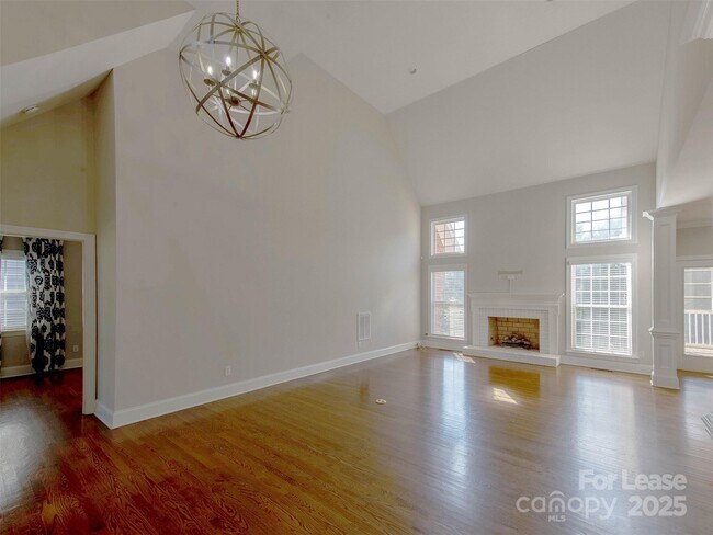 Foto del edificio - 1200 Mendenhall Ct