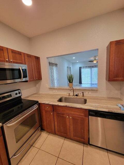 Foto del edificio - 197 NW Eller St