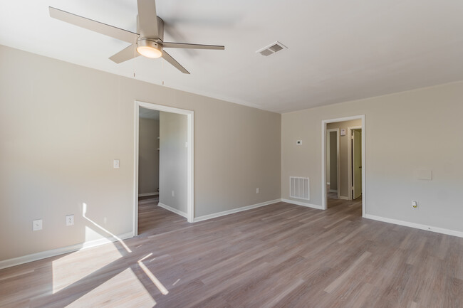Building Photo - 7305 Patterson Rd
