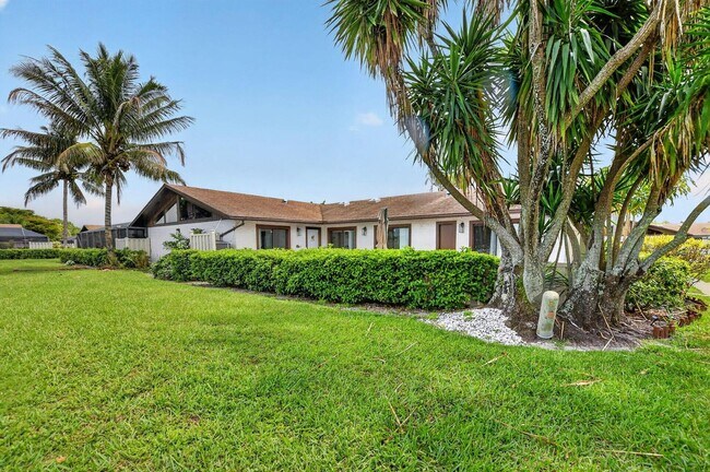 Foto del edificio - 9903 Boca Gardens Trl