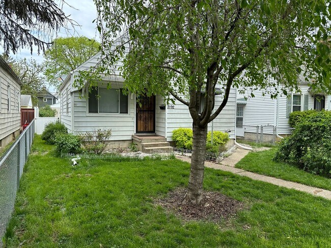 Building Photo - Spacious 3-Bed/1.5-Bath Home in Columbus: ...