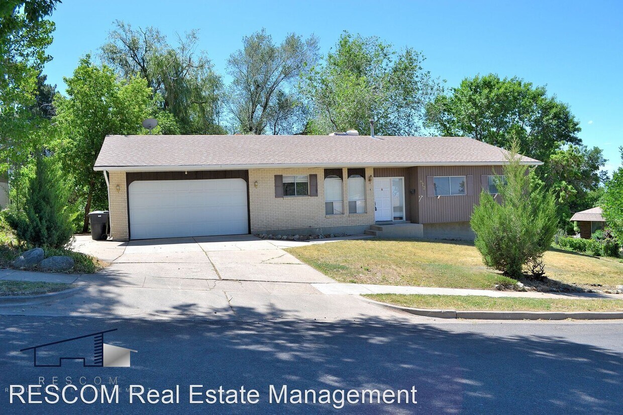 4 br, 3 bath House 872 E Oxford Dr. House Rental in Kaysville, UT