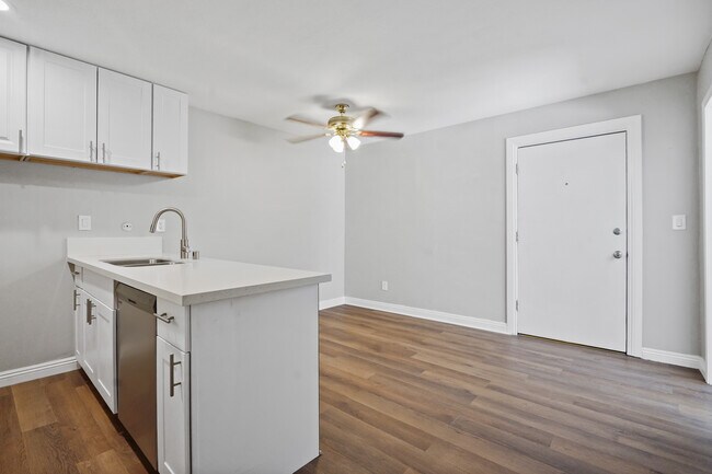 Foto del edificio - 8601 International Ave