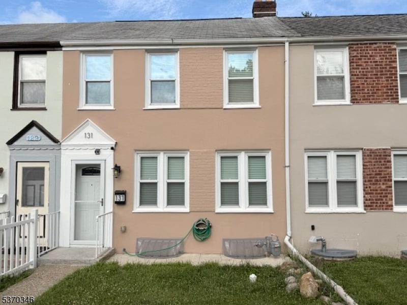 Primary Photo - 131 Baker St