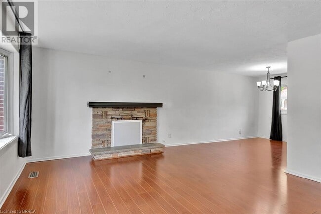 Building Photo - 1017 Braeside St