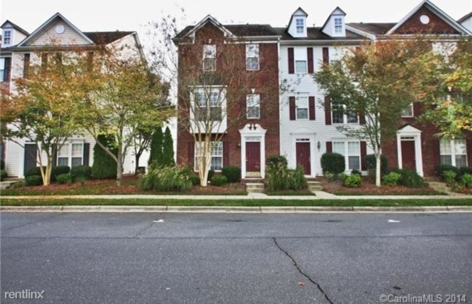 Primary Photo - 2 br, 2.5 bath Townhome - 8039 Bristle Toe...