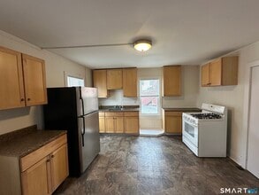 Building Photo - 162 Norwich Ave