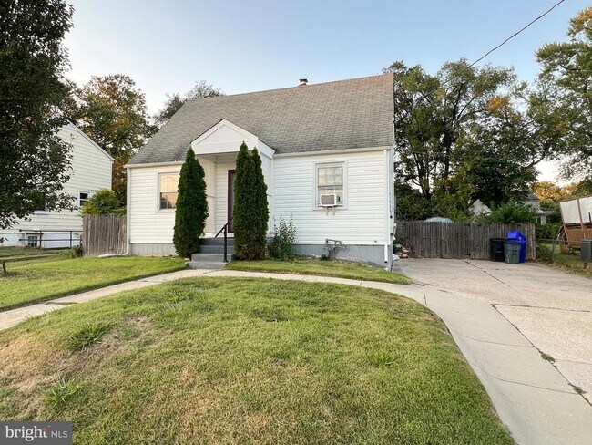 Building Photo - 2515 Randolph Rd