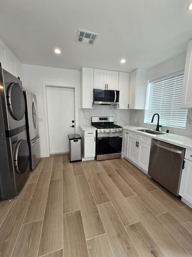 Foto del edificio - 1bd/1ba near Laguna Lake