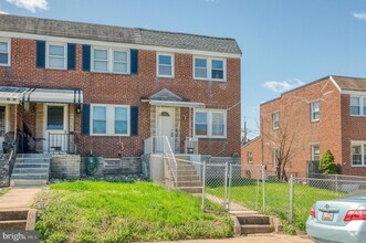 Building Photo - 317 Arden Rd W