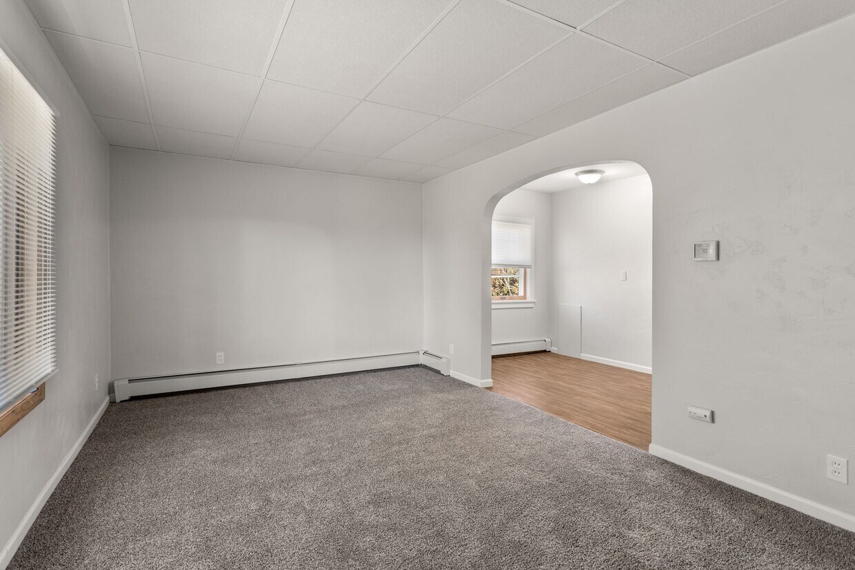 Primary Photo - 515 N. 5th Street