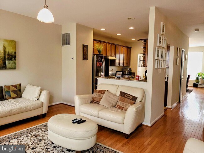 Building Photo - 5950 Ians Way