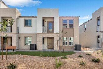 Building Photo - 6168 Gdn Crst St