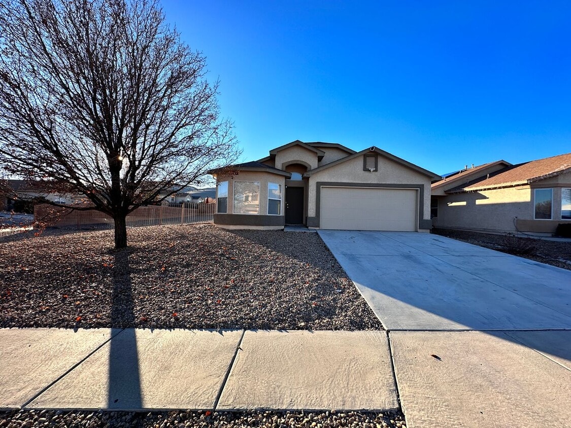 4 bed 2 bath 50 inch flat screen if you... - 4 bed 2 bath    50 inch flat screen if you...