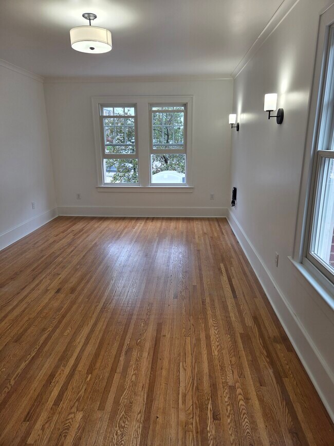 Sala de estar luminosa - Chapel Road Apartments