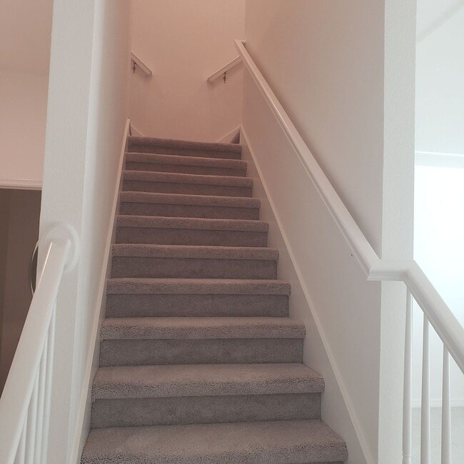 Foto del edificio - Like new spacious Townhome in Wesley Chapel! 3bedrooms/2.5 bathrooms/2 car garage