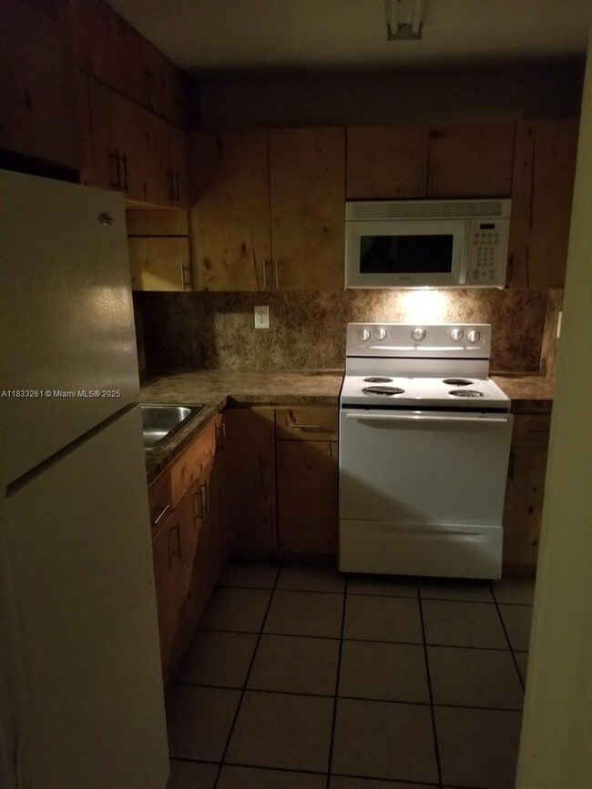 Foto del edificio - 11800 SW 18th St