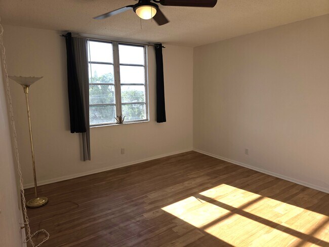 Master Bedroom - 2901 26th St W