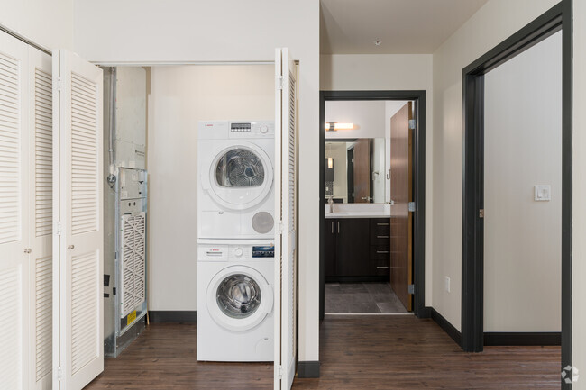 1BR, 1BA - 667SF - Laundry - Matilda