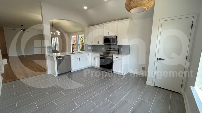 Photo - 1028 Aviary Dr House