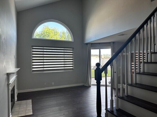 Building Photo - Welcome to this 3 bedroom plus a Bonus roo...